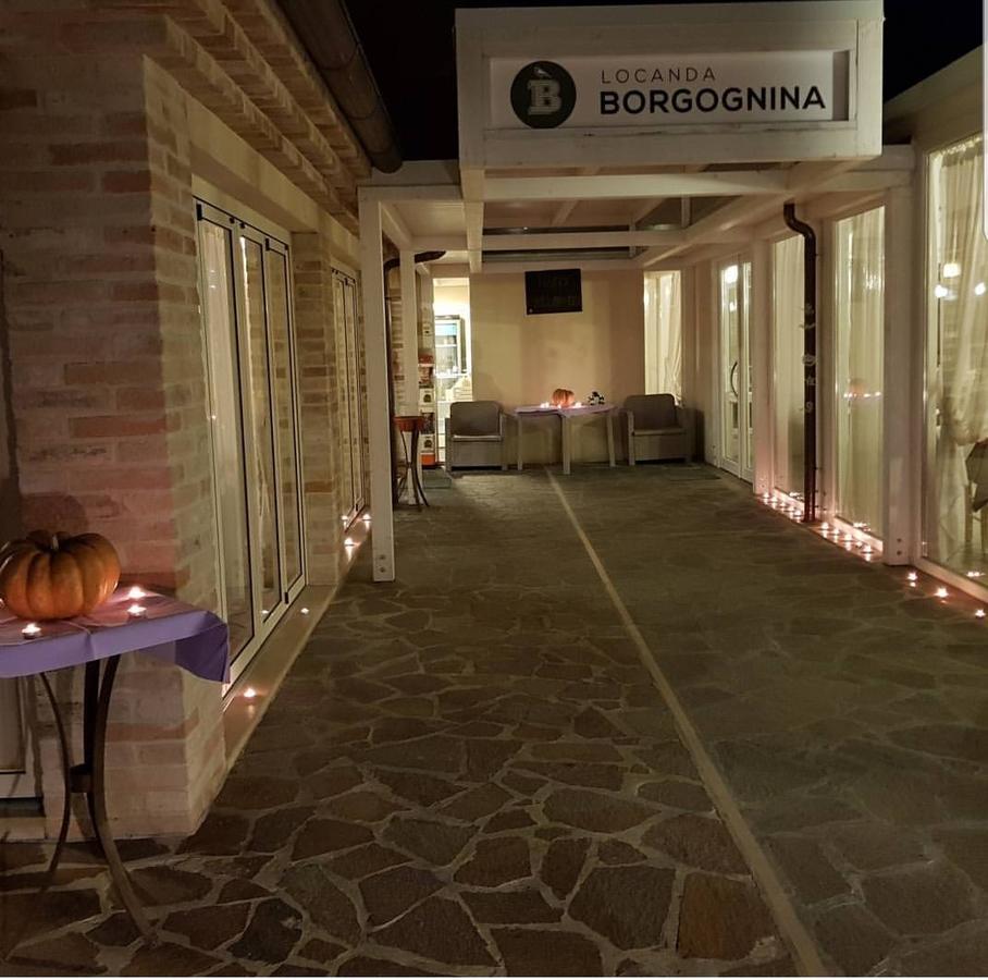 Locanda Borgognina Lucrezia Exterior photo