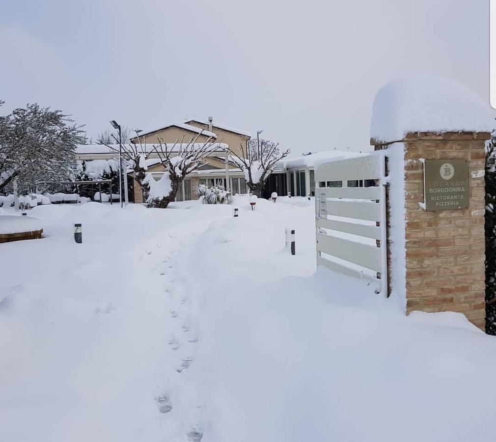 Locanda Borgognina Lucrezia Exterior photo